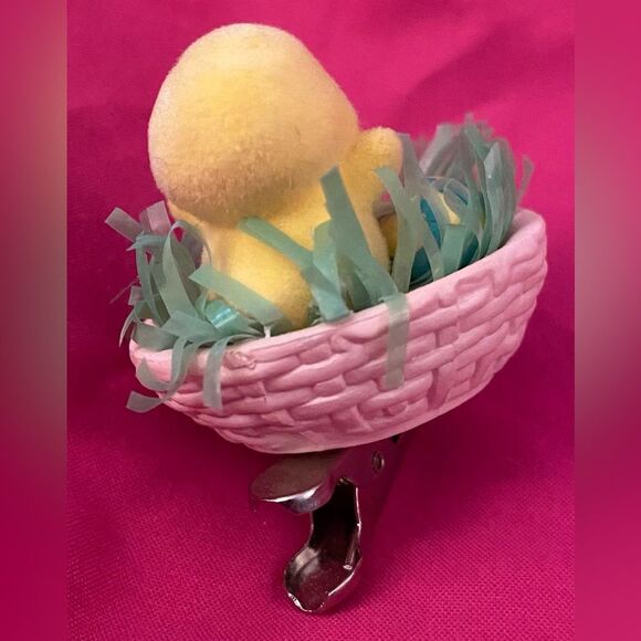 Easter Hallmark Keepsake Ornament 1993 Li’l Peeper Chick & Easter Eggs in Basket - Picture 6 of 9